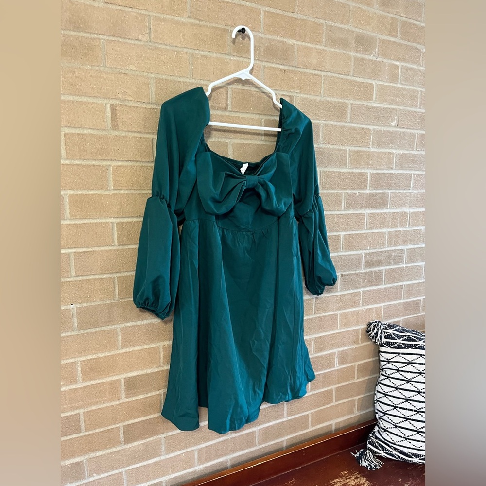 Elegant Green Mini Dress - Picture 3 of 5